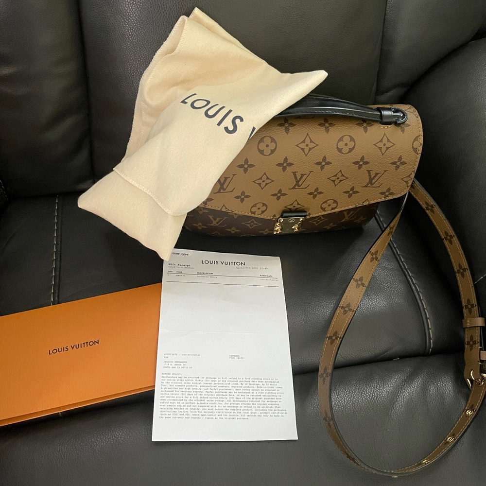 Pochette Métis reverse monogram 2021